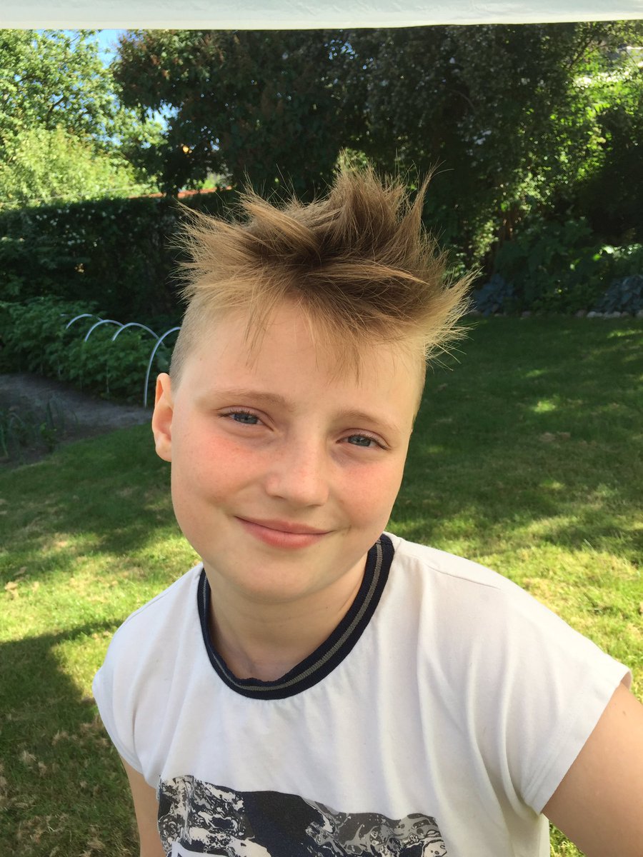 JanieS_'s tweet photo. My 11yo daughter Emma just donated her 14 inch long hair to kids with cancer &amp; alopecia. I was concerned that she might be teased with her new hairdo, but she simply stated: I don’t care, because now I look like @Pink!
Thx 4 being an awesome role model! Excited 2 see your show🇩🇰 https://t.co/VdrRuZYH7d