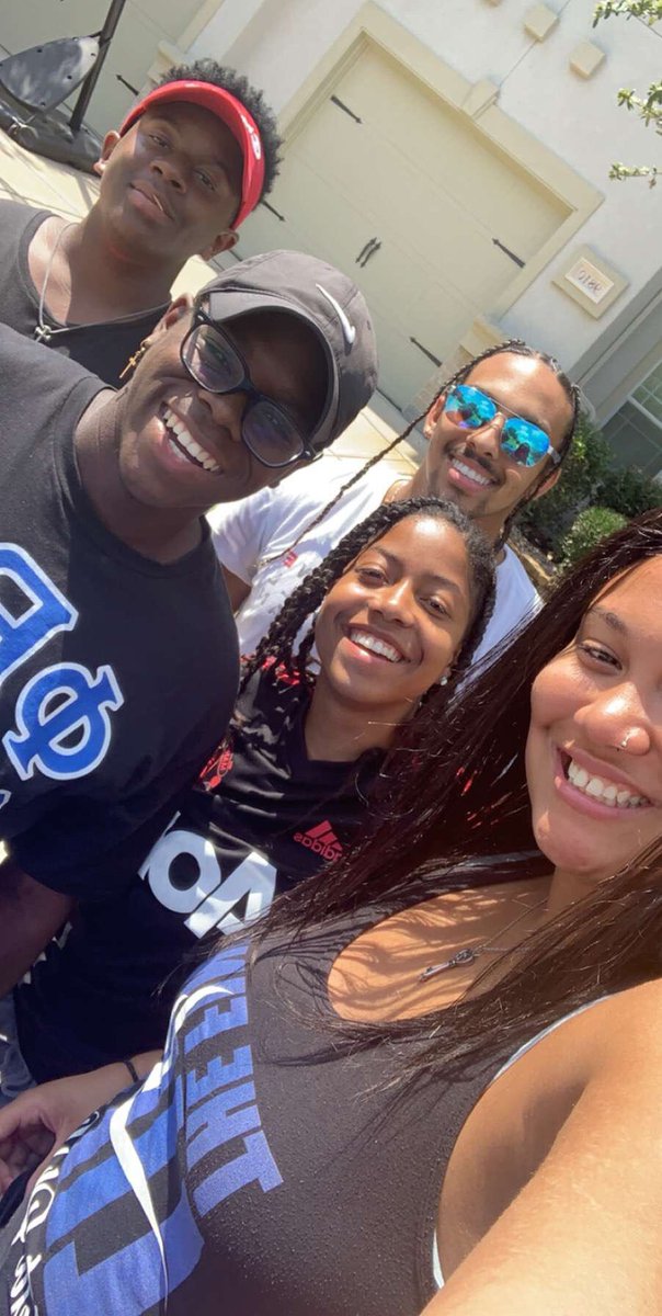 GammaNuSigmas's tweet photo. Our president along with @KSUSigmas and @kstatezetas enjoying this past weekend at Texas Greek Picnic. #TXGP #GammaNu https://t.co/ezcoPsGe4D