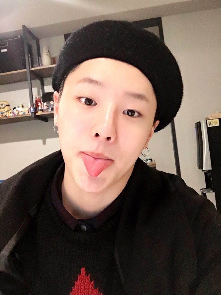 choSYyyyy52's tweet photo. 승연이 생일날에 나는평범하게 일을했지만 마음은 축하노래를 부르고있었돠
생일축하해❤❤❤
#올라운더_승연이의_생일을_축하해 
#우리의낭만_조승연_생일축하해 
 #MeaningfulSeungyounDay https://t.co/Q70w3QTUCc