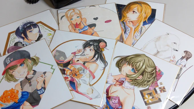 C96のお品書きです。新刊あります!既刊メイキング本は極少数です。3日目、南館「ニ」の23bでお待ちしております。頒布する原画は2枚目の色紙すべてになります(ここに無い原画は福引の景品)。
色紙は先着順ですが開場前の並び、および近隣のサークル様に迷惑になる位置での待機等はご遠慮下さい。 