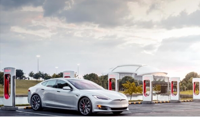 “When you’re charging at home or at work, it’s awesome....You don’t have the chore of going to the gas station, and you’ve always got a full battery,” says ChargePoint CEO, Pasquale Romano.
#EVunited #nomoregas #chargeforward

pos.li/2cxmw1