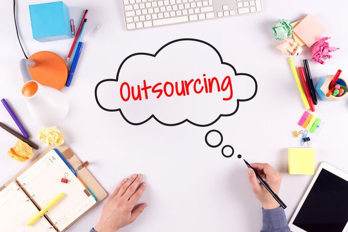 57_lbs's tweet photo. Considering if outsourcing your software development is right for you?  Download our step-by-step guide. https://t.co/xAq83vVyyG https://t.co/vS20fSUJze