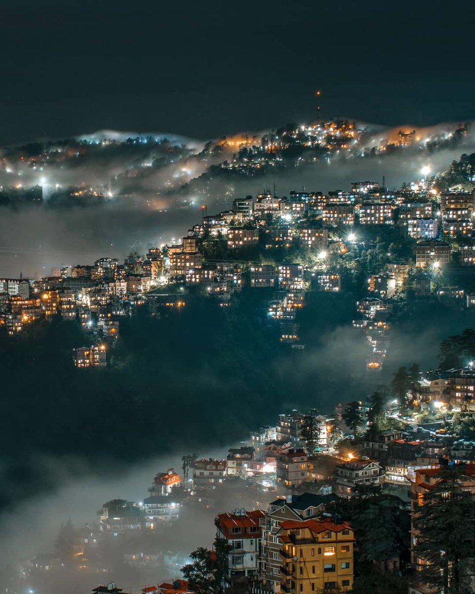 hi_local's tweet photo. When clouds descend on a city full of stars ✨
Photo by Anurag Bhatoa
Join our Community 👉🏻 https://t.co/IWZL9TaF0u
#localhi #livelikealocal #paylikealocal #Shimla #Himachal #Himalayas #MondayMood #citylights https://t.co/akj4bKlIL5