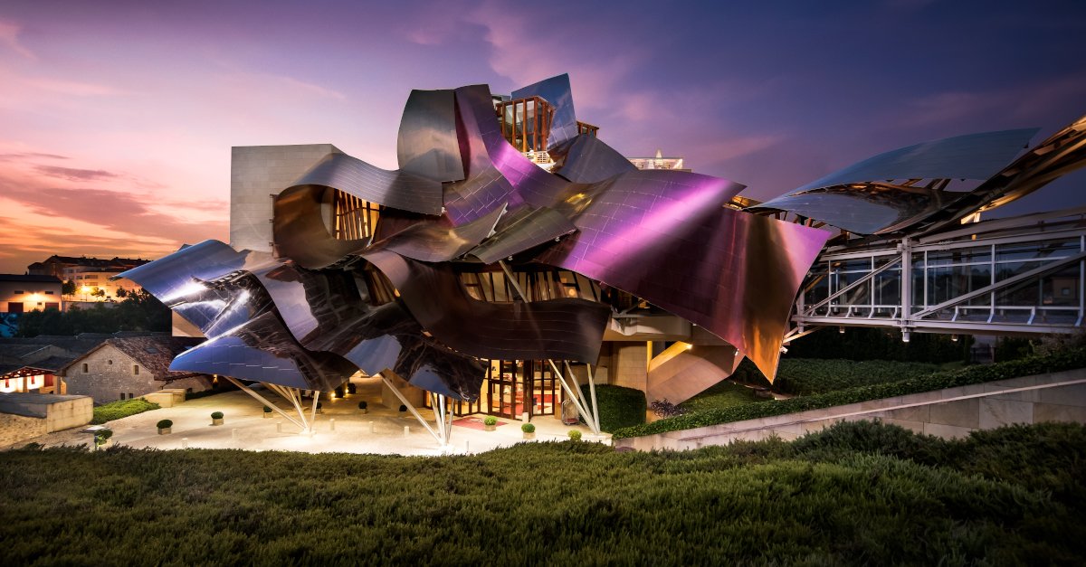 El equipo de <a href="/Revistainhaus/">Revista Inhaus</a> ha visitado nuestro Hotel Marqués de Riscal y ha publicado este estupendo reportaje, ¡muchas gracias! 

"Marqués de Riscal: Referente de turismo y buen vino" --> bit.ly/2YgjxDe