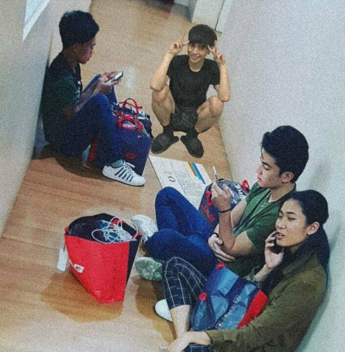 loudre_'s tweet photo. Ang galing ng editing skills ng layf guards 💚👏 uhaw na kami sa team layf content 😂 

@louyanong @itsdredesu @gucong_yamyam @fumfumfum3 https://t.co/qFf5fz47Cz