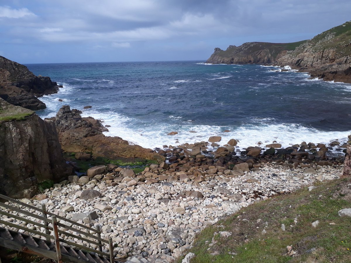 BevHunt72's tweet photo. So #Walk32 of 50 for #OneMedicine @HumanimalTrust is going well..over half way between #LandsEnd and #Porthcurno..sheer cliffs and amazing views..
https://t.co/dxBulGmP08 https://t.co/2GZ1UNUyqu