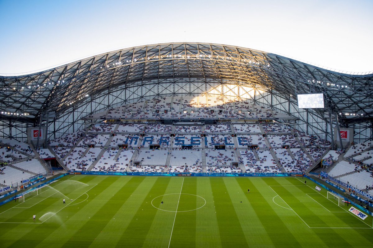 TeamOM_Officiel's tweet photo. 🎁 Avec Orange, on vous fait gagner 2 places sur La Terrasse de l'#OrangeVélodrome pour #OMSDR le samedi 10 août à 17h30 !

RT et follow @TeamOM_Officiel et @OrangeVelodrome pour participer !

#OrangePasseurdEmotions | #TeamOM 🔵⚪️ https://t.co/cKbzUwtiR8