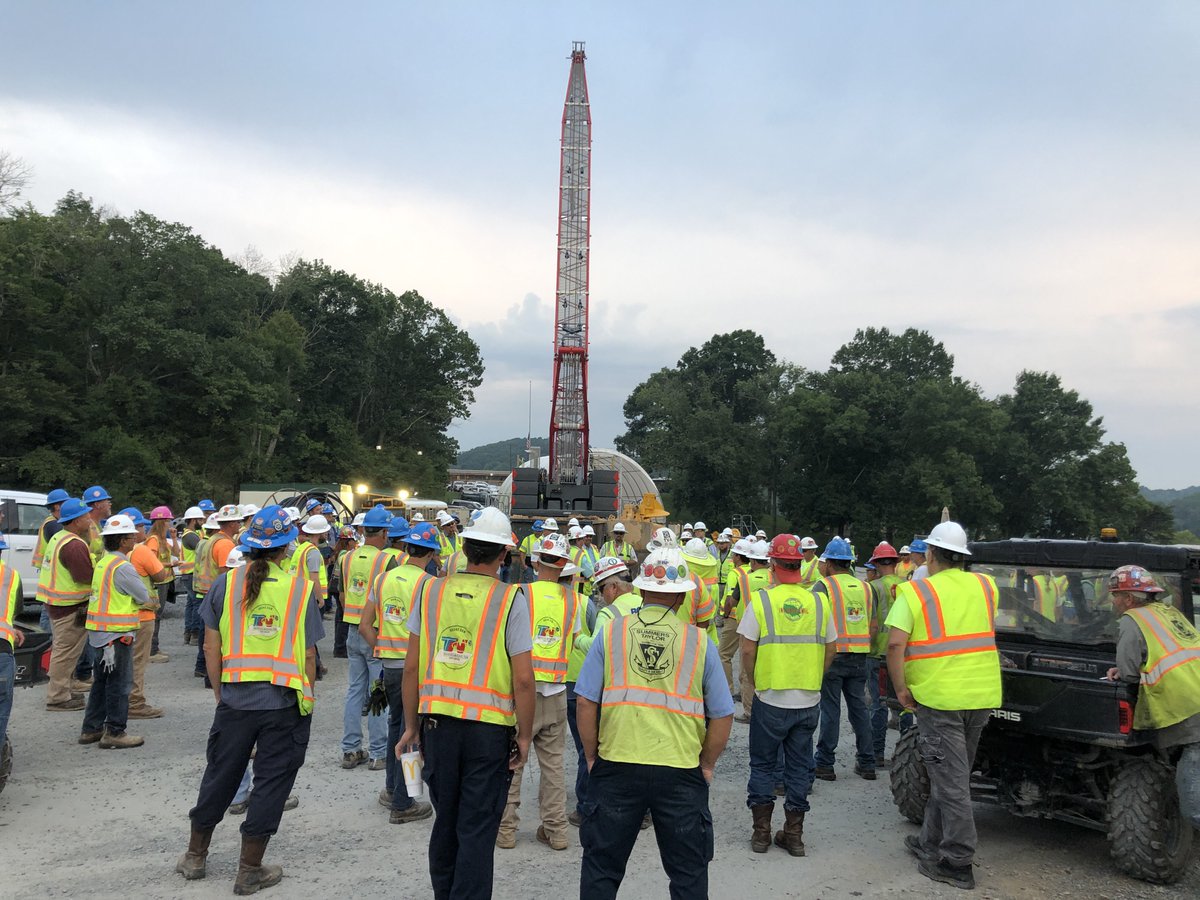 BooneRepair's tweet image. Beautiful morning for our morning safety meeting at the Boone Dam Repair Project. Work crews continues to grow as construction activities expand at the project. #BooneDam @TVAnews