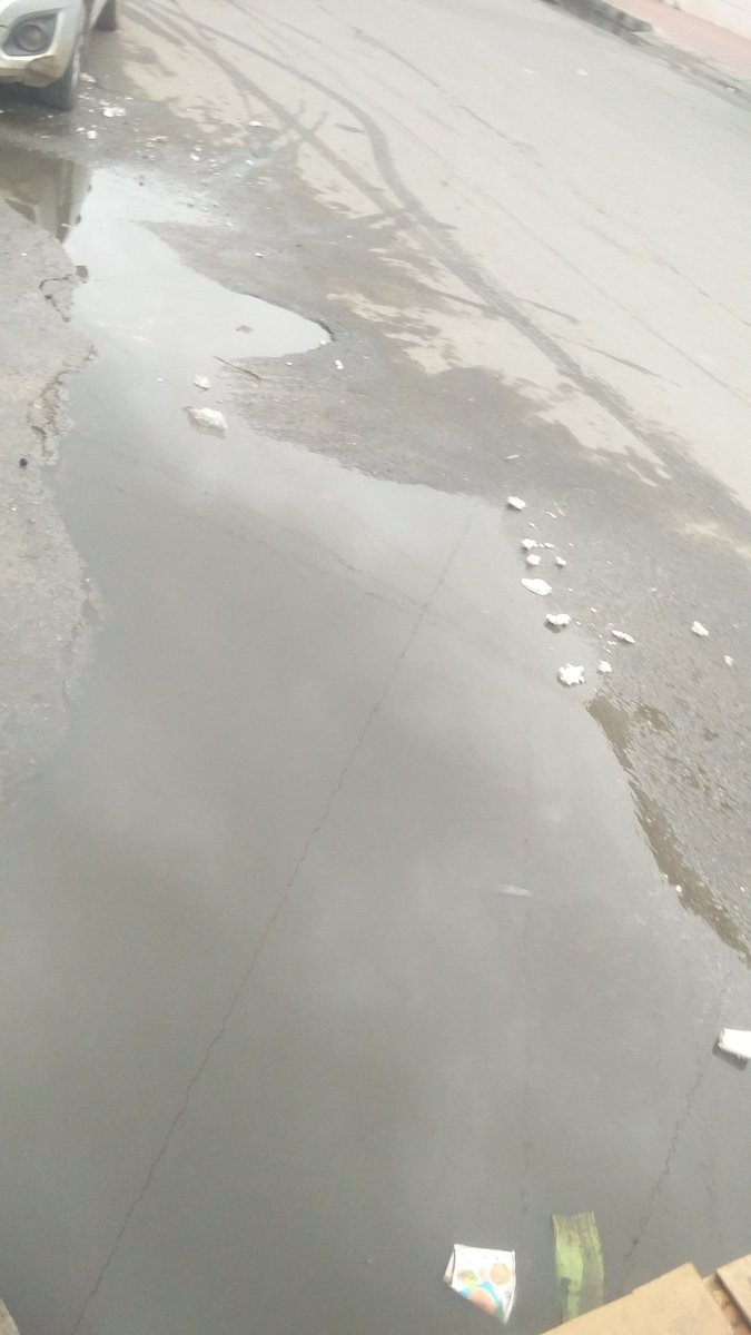 ShaikShaik77's tweet photo. @chairmanbwssb  😷from past 7 days drainage water is coming out from my place I have given a complaint but no response it's opposite to Urvashi thater every Wer dangu fever is ther pls clean as soon as possible 🙏 https://t.co/eOFnEjecxc