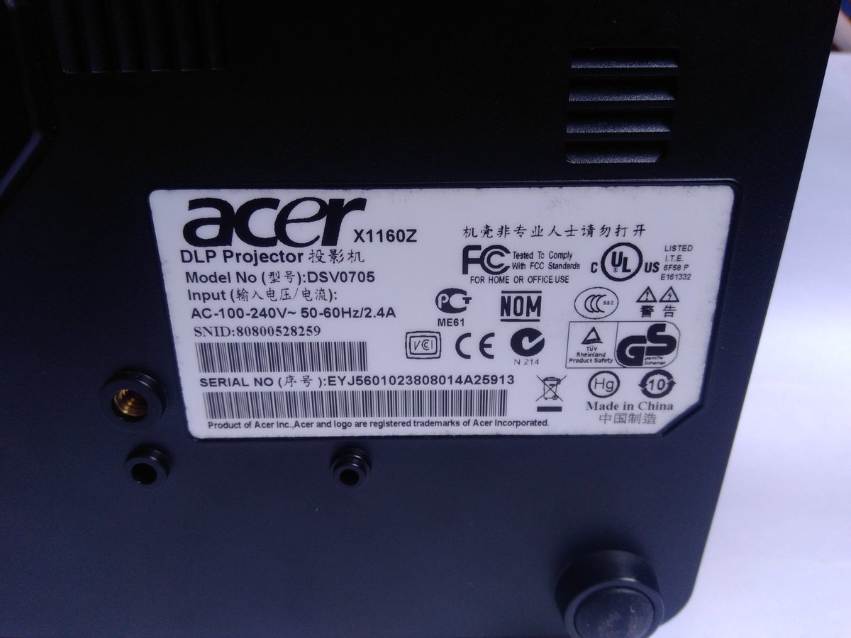 yolandakrisnap's tweet photo. Twitter please do your magic.

Dijual Acer DLP Projector XT1160Z.

Siapa tau kalian pengen main FIFA, atau nonton Netflix pakai projector. Atau mau kumpul-kumpul karang taruna dan pengurus masjid juga boleh. Bikin acara nobar misbar di komplek.

Harga? Kita bicarakan di DM. https://t.co/5zaempVbrp