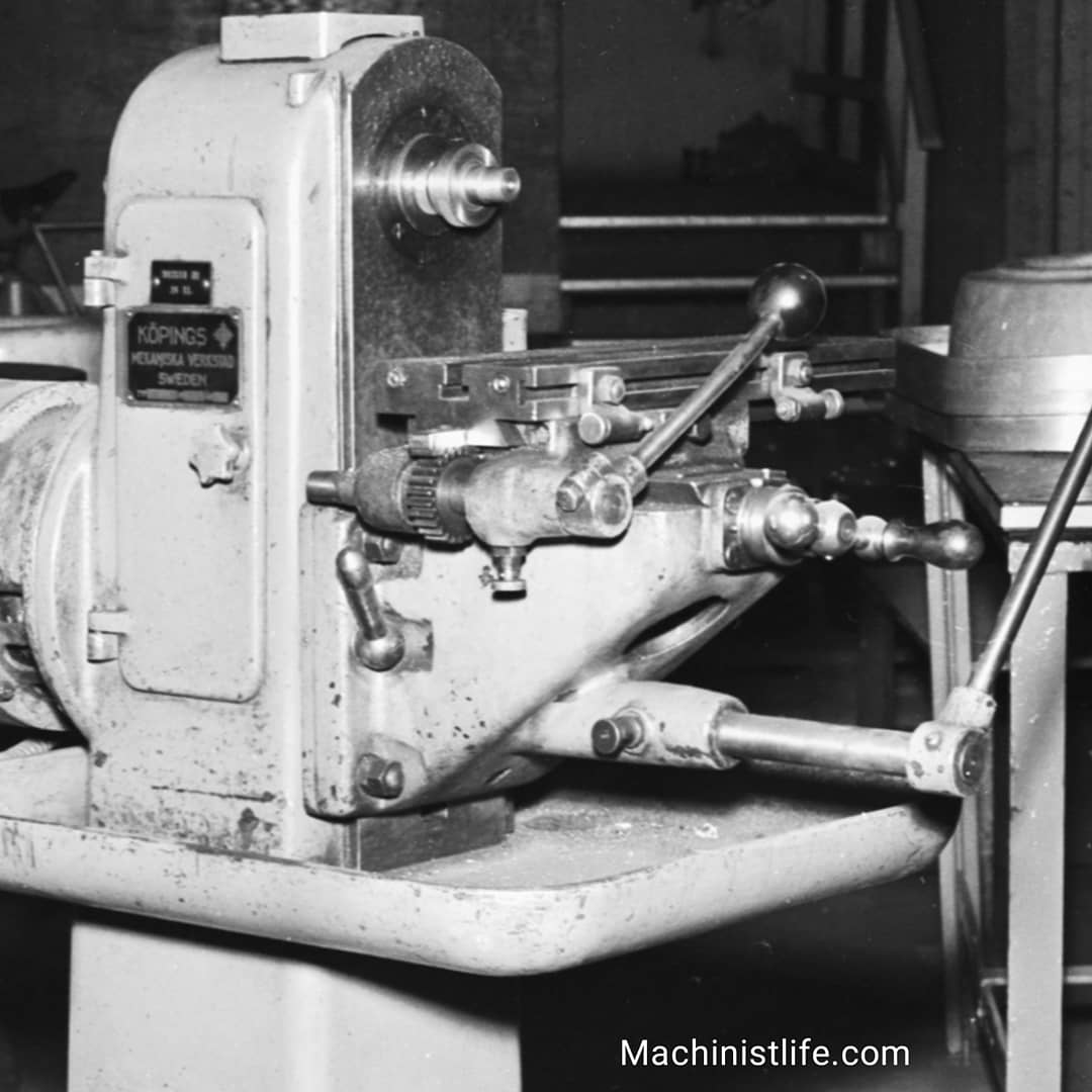 GrungyMachinist's tweet photo. #MillMondays ⚙️
Köping milling machine made in Sweden with lever operated sliding table. Circa 1940.
#millingmachine #Milling #machining #Metalworking #oldtools #horizontalmill #machinist #vintagemachinery #machinistlife https://t.co/ZCCCeFySKx