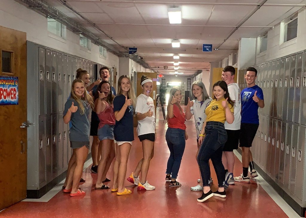 Several high school Student Council members spent their Sunday evening decorating the High School halls, getting ready to welcome back the student body, with a special welcome for the freshmen Tuesday night Freshmen Orientation!