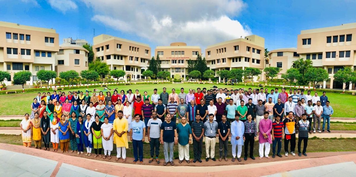 KavyaSomer's tweet image. Find the best #Architecturecolleges in pune, #punearchitecturecollege #bestarchitecturecollege #barchcolleges #diploma in architecture. 
For more, Visit: bit.ly/2CG4R3o