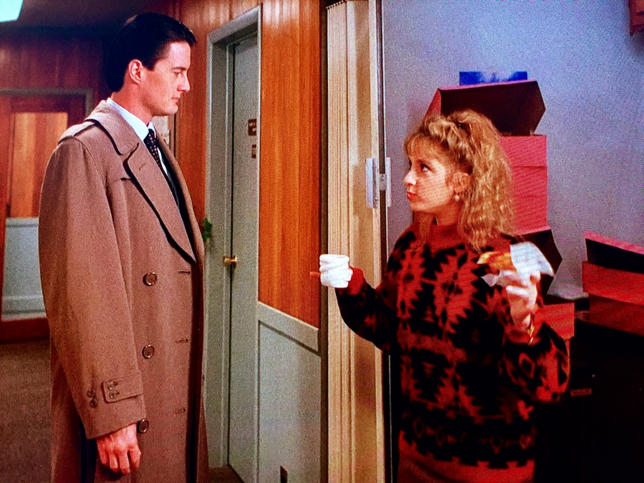 むか Mu Ka 奥の絵はモジリアーニ Donna Hayward And James Hurley Twin Peaks Episode1 Twinpeaks ツインピークス Donnahayward Jameshurley T Co Lclwwudev2 Twitter