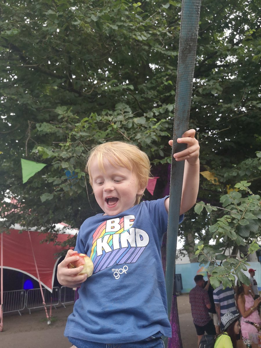 IsabelBKnight's tweet image. Still buzzing from the  #happiness at #BrightonPride2019. I think we were all in need of seeing the best side of humans...&amp;amp; that's exactly what we got ♥️🏳️‍🌈