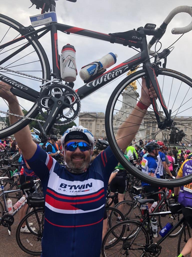 Hoping I still qualify for #MedalMonday even tho this is clearly a bike! 100 mile @RideLondon #ridelondon100 #ridelondon2019 completed despite not great prep and minimal training - loved start and finish cycling thru London @CambridgeTri 🦁 @racecheck @UkTriChat #uktrichat
