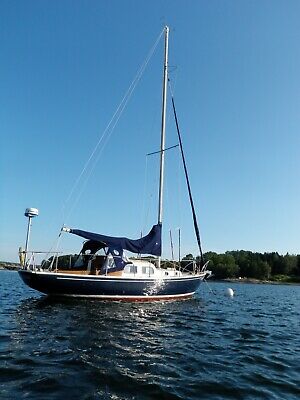 Diana Hilton’s pics and videos