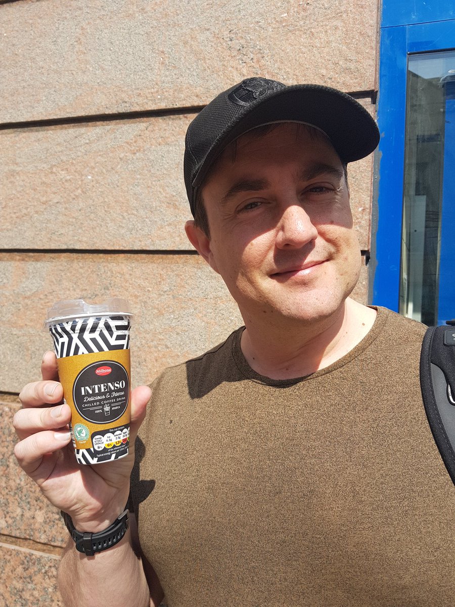 bartlol's tweet image. The show so full of jokes some are calling it Intenso! Get in! It's a bloody cracker. 

#edfringe #edfringe2019 #intenso 

tinyurl.com/y3vfrse3