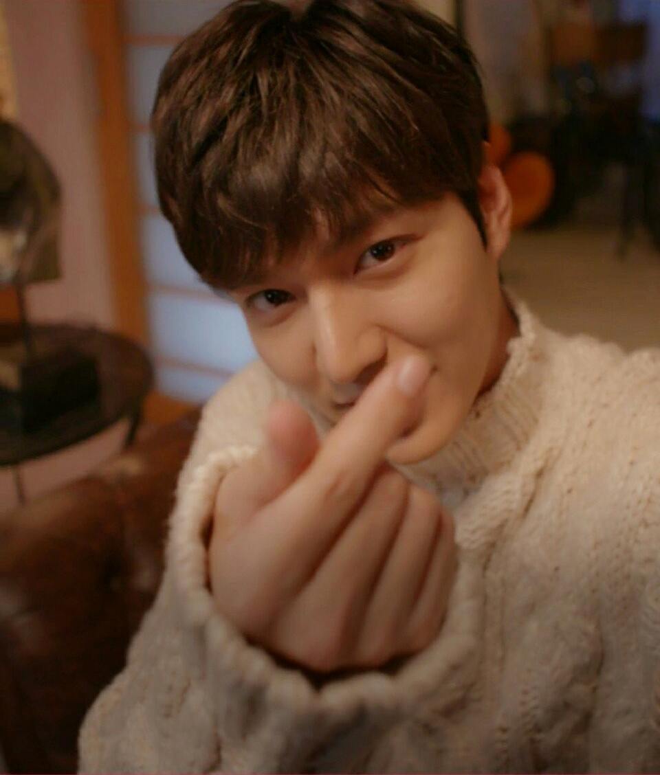 ふじこ Pe Twitter 分かってるんだよ 指ハートだって でも一瞬さ こっち来いよ の手に見えちゃって そう見えたらもうこっち来いよポーズ 言い方ダサw にしか見えないわぁぁぁ うん Hanazi イミンホ 一日一回のどうでもいいツイート