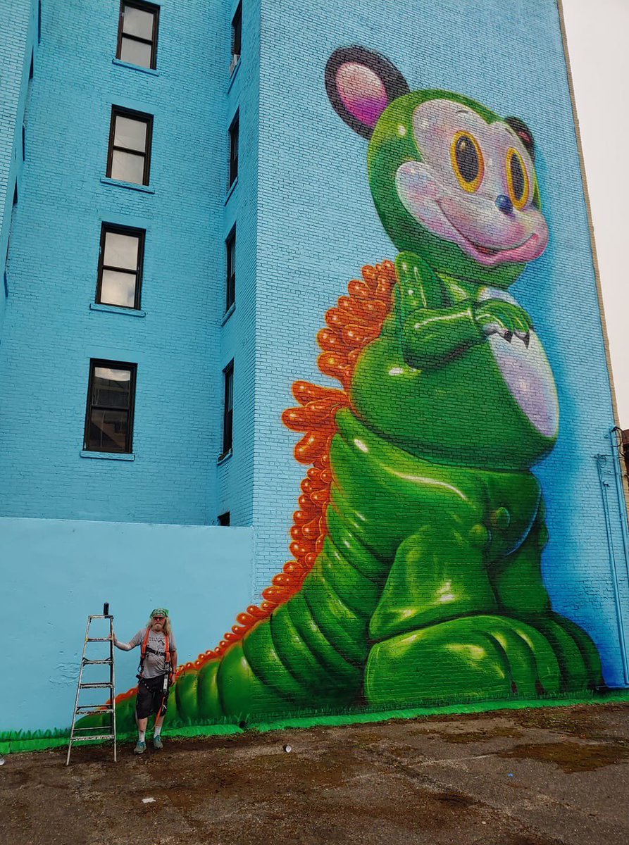 BlackBookToy's tweet photo. Life size Mousezilla!? So HUGE!!
#RonEnglish #Mousezilla https://t.co/rz6zh6sFMP