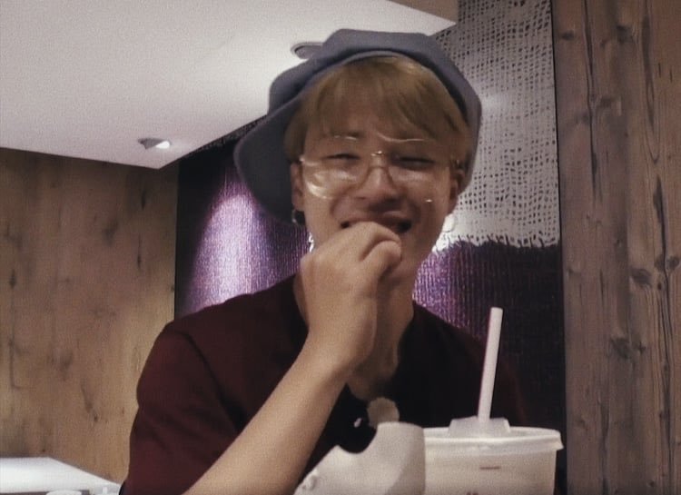 obviousjikook's tweet photo. I'M NOT LIKE ANY MAN

[Jikook AU]

Popular boy Jungkook plays basketball at his college and he loves getting attention from everyone. 

Especially from the cute guy with glasses who secretly glances at the handsome player.

#jikookau #jikook #kookmin https://t.co/EMJOuYzdbX