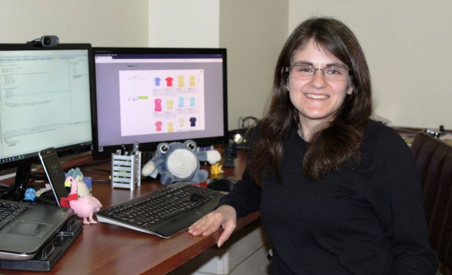 dccuchile's tweet image. #FelizLunes Tenemos una excelente noticia: ex alumna del DCC obtiene tercer puesto en Concurso Latinoamericano de Tesis de Maestría con propuesta de detector visual para mejorar resultados de búsqueda de imágenes en catálogos.
Revisa los detalles aquí: bit.ly/2YrdLPa