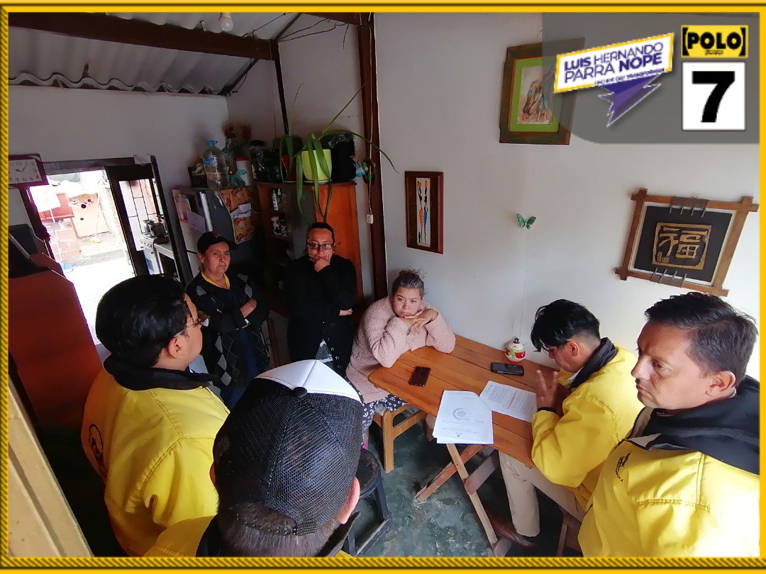 LuisHernandoP's tweet photo. Socializamos con nuestro candidato @AlexanderRubioR a la comunidad del barrio Class en la localidad de Kennedy,
la respuesta de la EAAB por la afectación de predios ocasionados tras las obras realizadas por esta entidad.
#Polo07
#HechosQueTransforman
#Polo87 https://t.co/17piHEAWlh