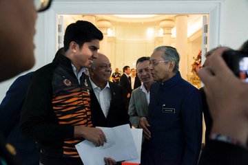 View image on Twitter