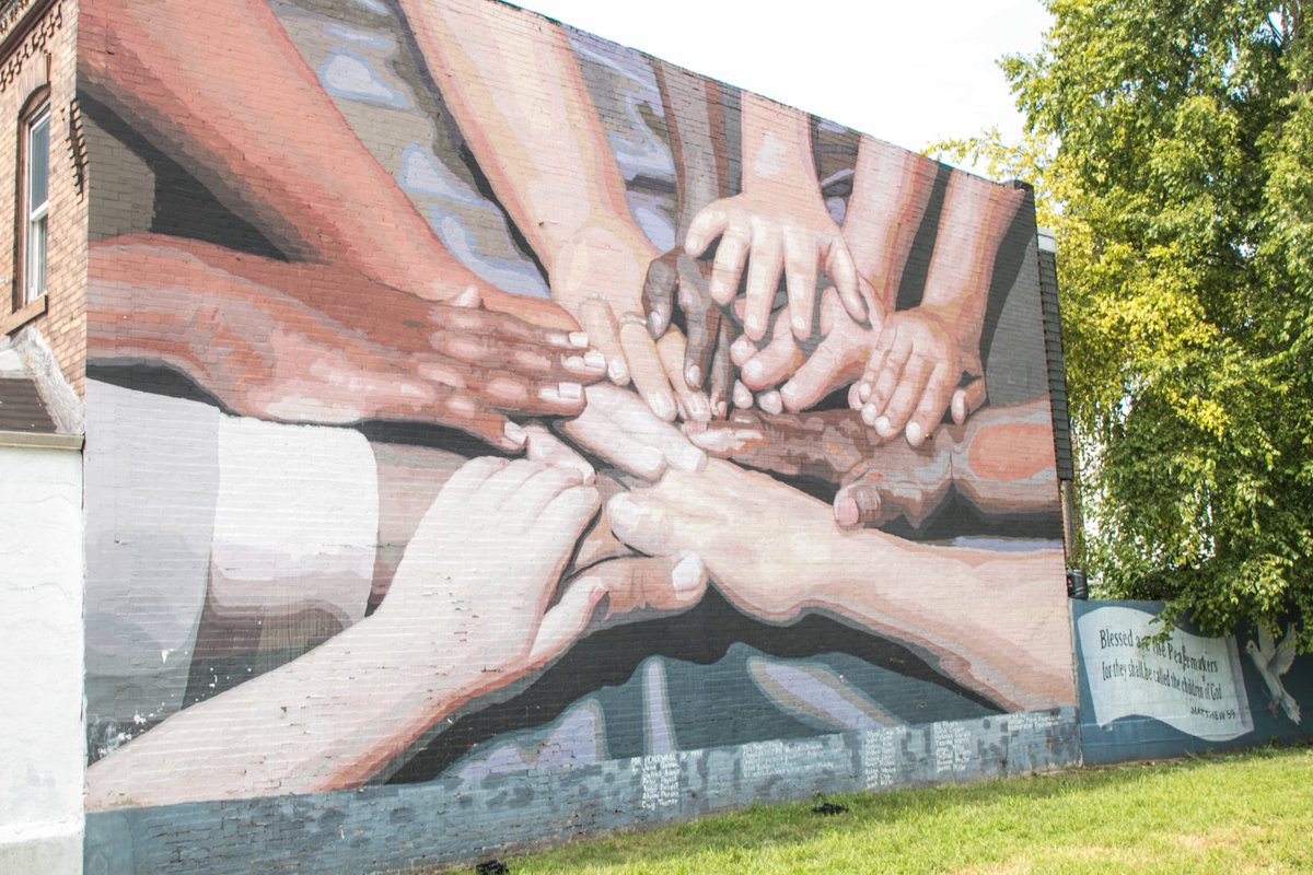 PhillyCityRep's tweet photo. Philly is home to the largest outdoor art gallery in the world. Every Mon, we'll highlight a mural from @muralarts! This is "Peace Wall" by Jane Golden and Peter Pagast at 1308 South 29th St in South Philly. Happy Exploring! https://t.co/4YXKagjNfN https://t.co/LbBUGeiS8C