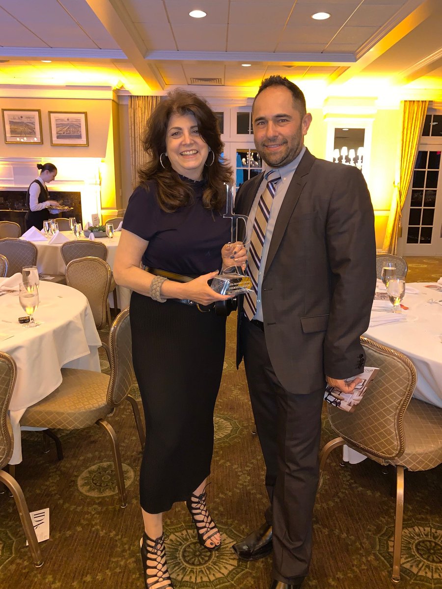 HomeAdvanced's tweet image. With the talented @Carolkurth at this year’s @ctcandg 2019 IDAS in Greenwich, ct.