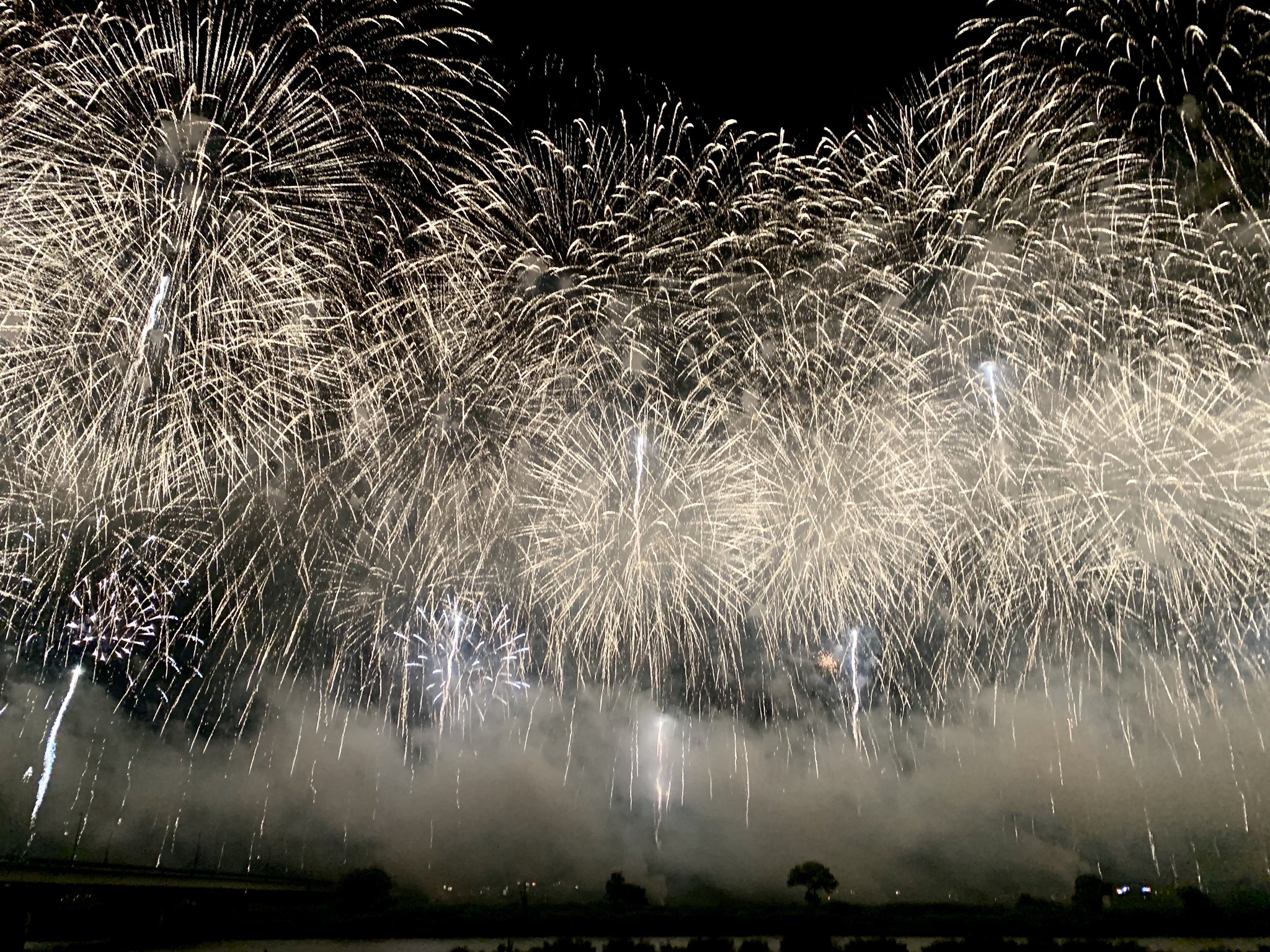 And Beyond Tokyo Went To Nagaoka Fireworks Last Saturday Night Simply Amazing 長岡花火大会 T Co Hkjtwtmx5c Twitter