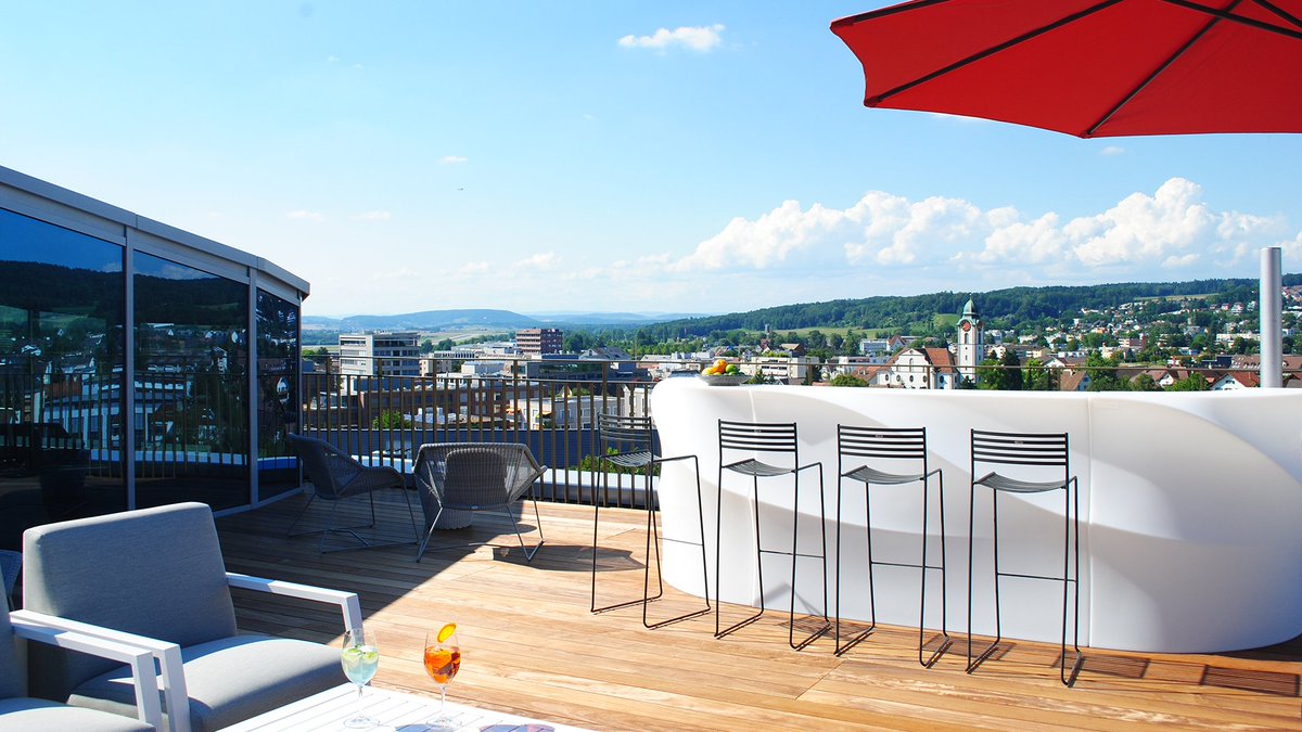 Die Rooftop Bar auf dem Hotel Allegra Lodge ist schon fast fertigt! 🙌 Am Freitag 09. August 2019 um 19:00 Uhr findet unser Gin Tasting voraussichtlich auf der Dachterrasse statt 🤩 ☀️ Melde dich heute noch an! #visitwelcomehotelsCH #restauranttschadun #allegralodge