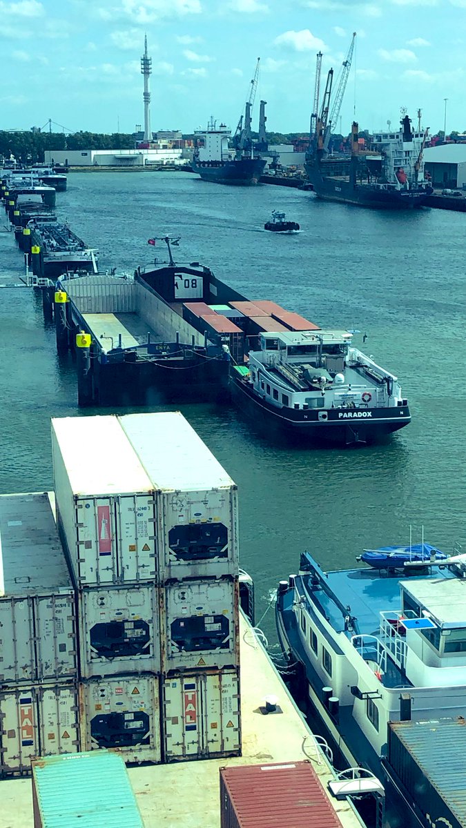 teppista7's tweet photo. Wat een uitzicht 👀 @boon_fred #paradox #binnenvaart  #frisohaven  #UWT https://t.co/nFI9NfiPNL