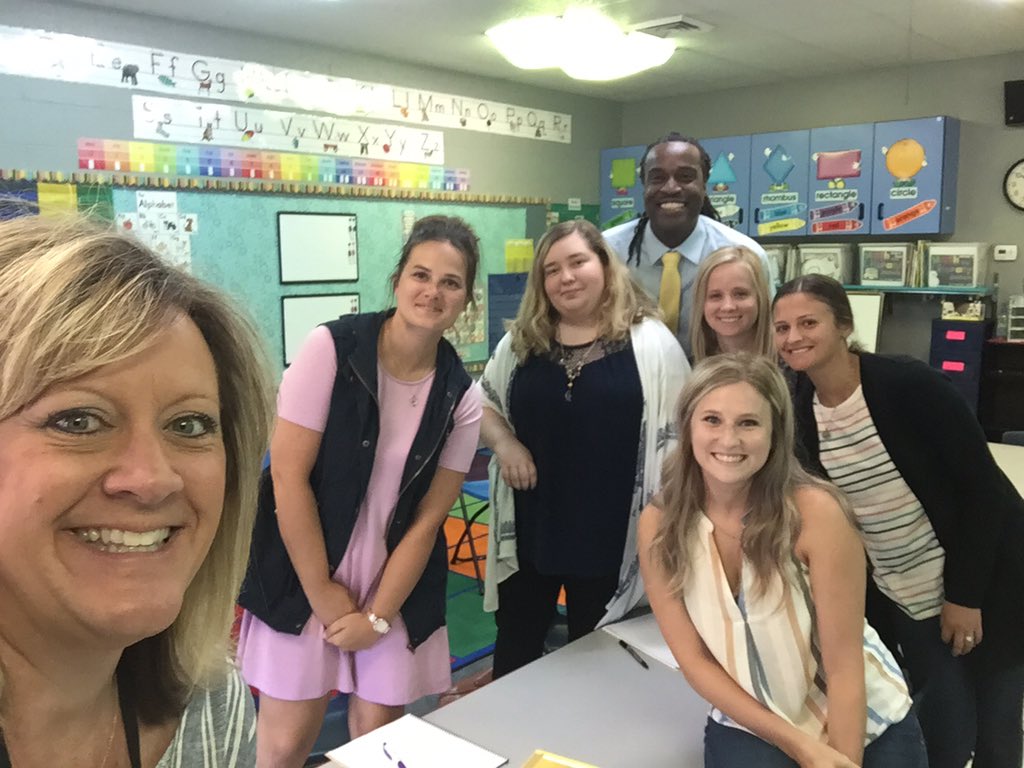 We ❤️ our new teachers at FSD! <a href="/KnightsR7/">Farmington Knights</a> <a href="/Knights_Lincoln/">Lincoln Intermediate</a>