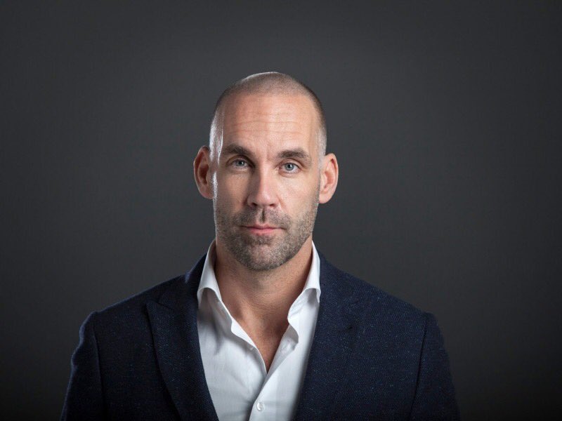 Het is vanaf nu mogelijk om u aan te melden voor het inspirerende XL-event met topspreker Richard van Hooijdonk op 23 oktober in Kloosterhotel Restaurant La Sonnerie! 
Schrijf u snel in op ovsb.nl #netwerken #event #senb