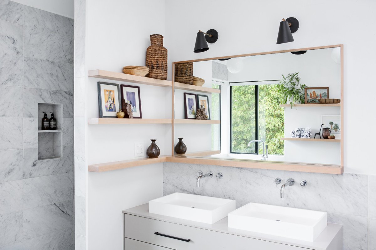 Homepolish designer Alice Cheng tells us how she renovated three geometric, minimal, ultra-modern baths in Los Angeles’ Mt. Washington oasis of a neighborhood.

Before and After: Three Bold, Black and White Bathroom Renovations
homepolish.com/mag/before-and…