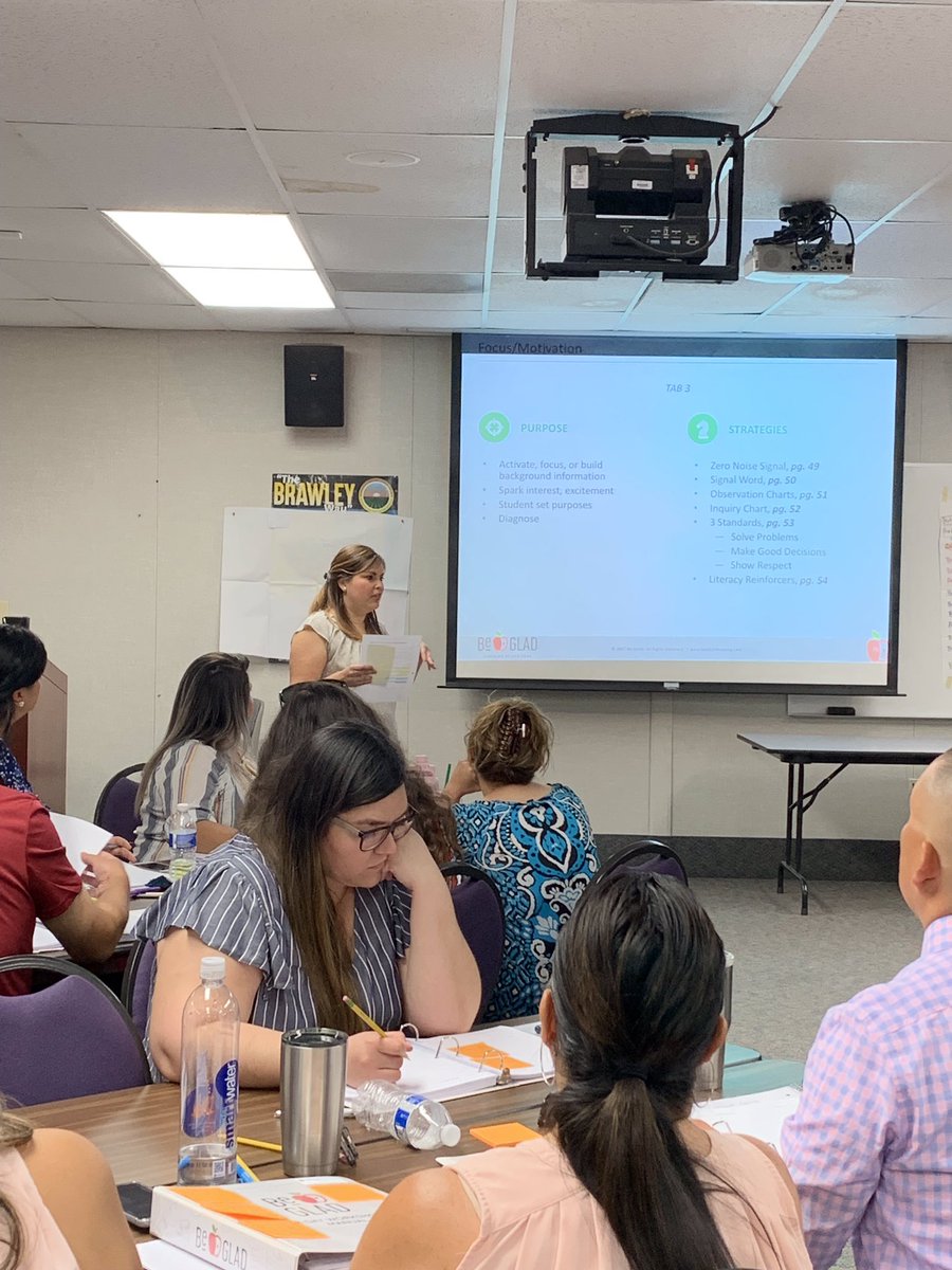 BrawleyESD's tweet photo. Our very own #Brawleyesd GLAD Trainer in Training (TnT) participants today during our GLAD PD. #ResidentExperts Great Job Ms. Zamora and Ms. Jardon! https://t.co/anfnHnLNUW