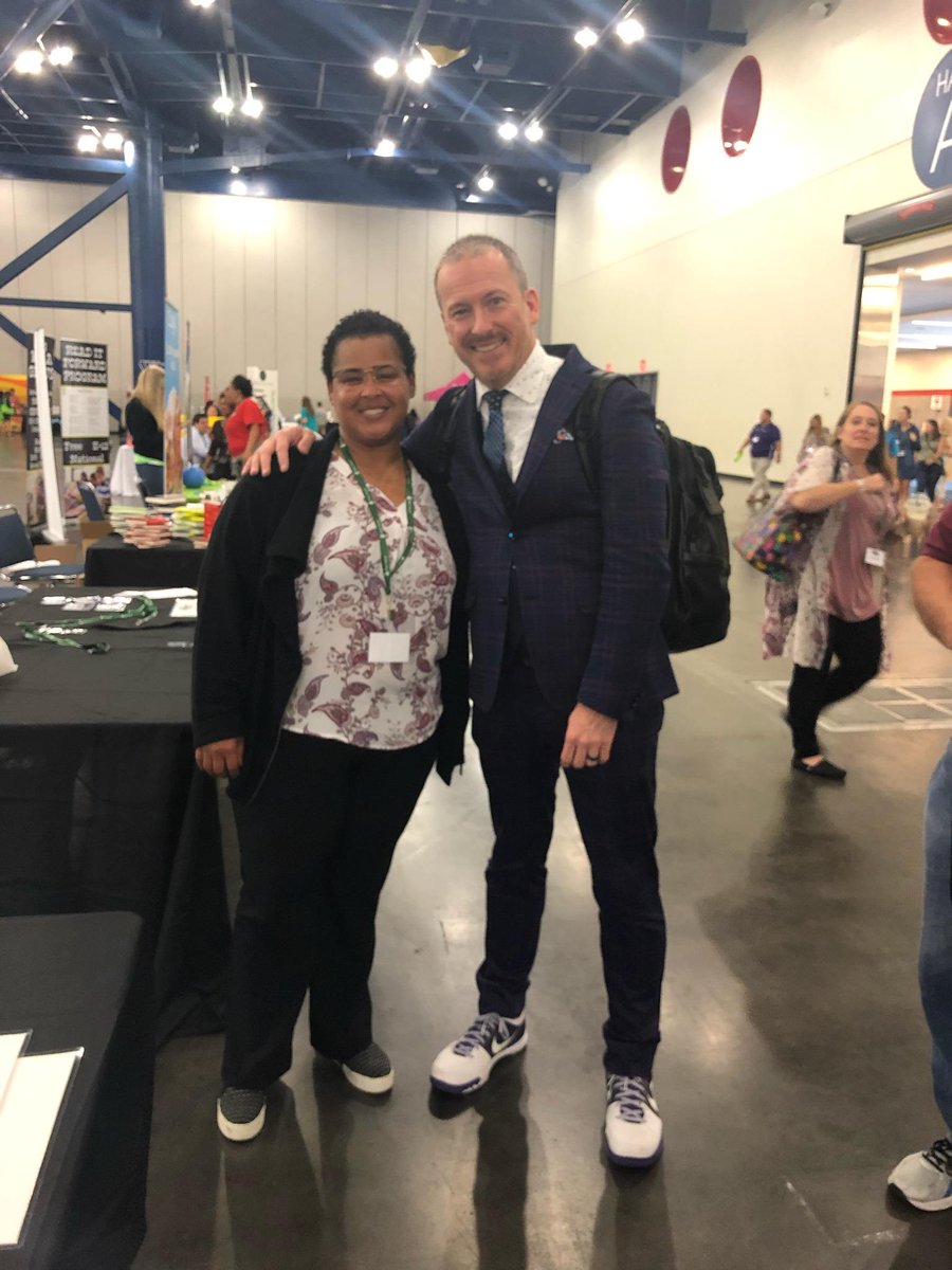 Cpgates1972's tweet photo. At the Empower educator conference 
Ron Clark https://t.co/C6OMdtu4w4