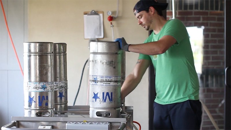 3TierDelivers's tweet photo. .@ShipyardBrewing and Sea Dog Brewing offer some of the most popular craft beers in Florida. Starting in Kennebunkport, ME, Shipyard has opened up several breweries in the United States, including one in Clearwater!
https://t.co/39hc7a38Ej https://t.co/JZKvW1MPNQ