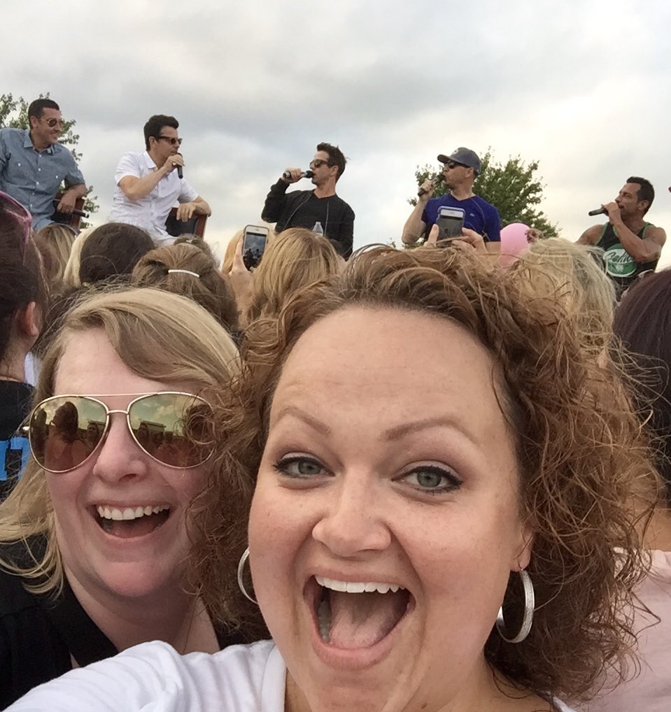 tnormandeau22's tweet photo. @NKOTB @LoveRemarkableU @specialpatti @TheJenniMurphy @idle_misty #onthisday ๐ฅฐ #mixtape2016 #NKOTBmemories https://t.co/eJSGXXn2EW