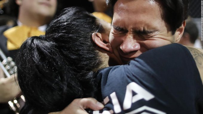 EBO2jRgXoAAlf5d?format=jpg&name=small