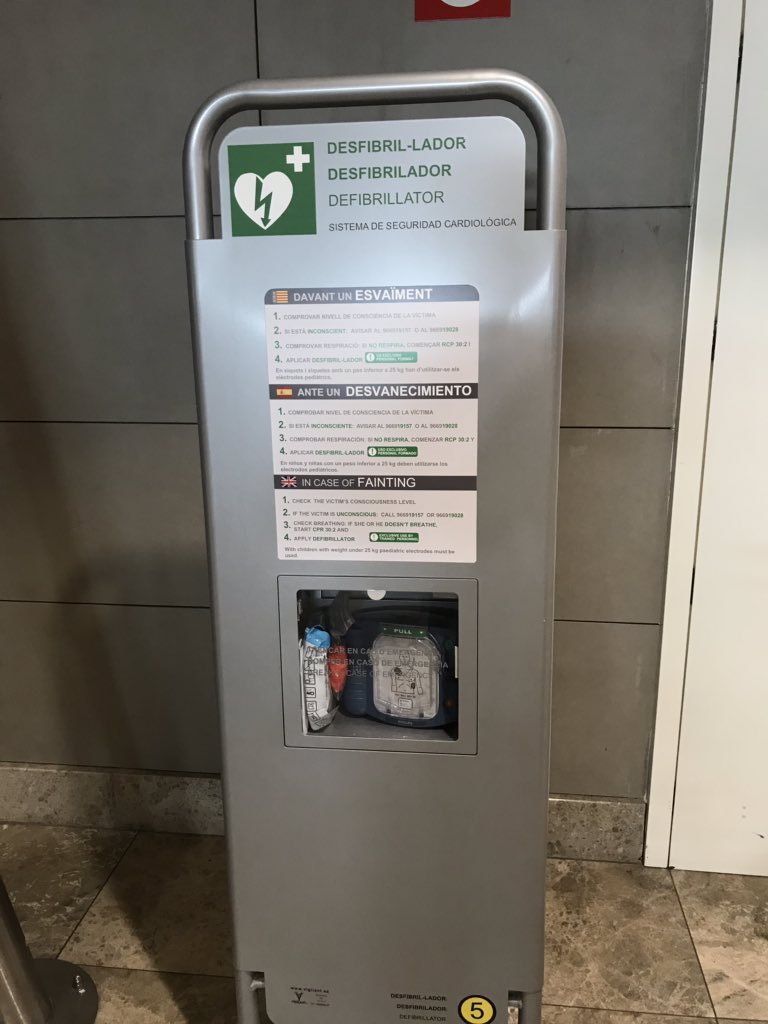 daktraining's tweet image. AED and basic life support training available. Even inSpain. Provided by DAK training. Contact us for your course. @MrsBeccaRobson #firstsid