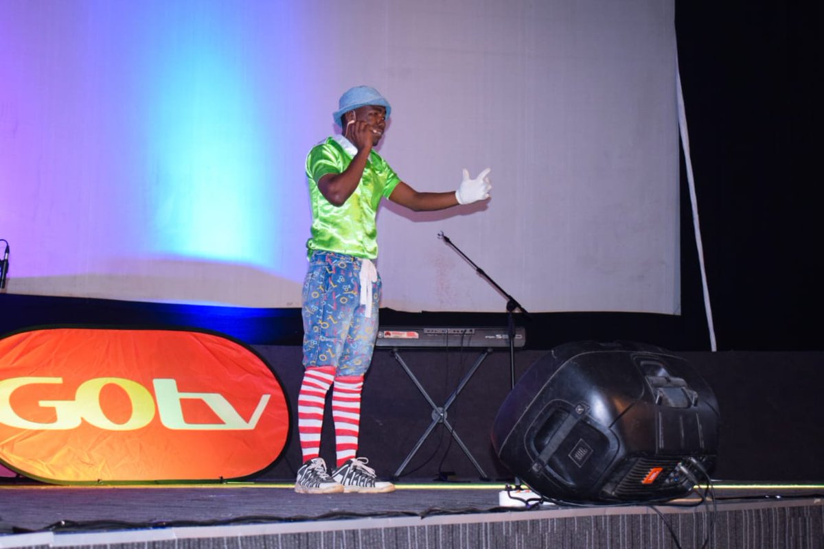 MkwasiPapaa's tweet photo. #Thelaughtermachine
@Nairobi_News
@nairobicinema
#chipukeezycomedyclub😀 https://t.co/TP5jFUFfys