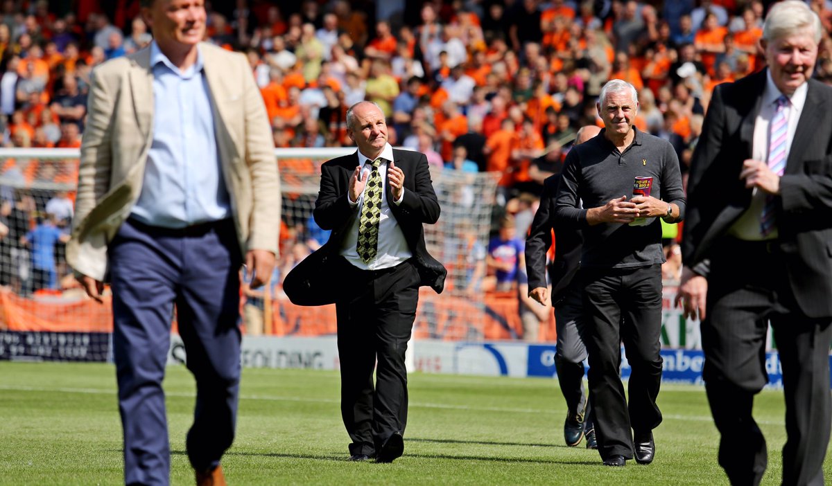 dundeeunitedfc's tweet photo. Some of the past players who were celebrating #Tangerine50 at the weekend.  🧡🖤 https://t.co/D6mGib7KB3