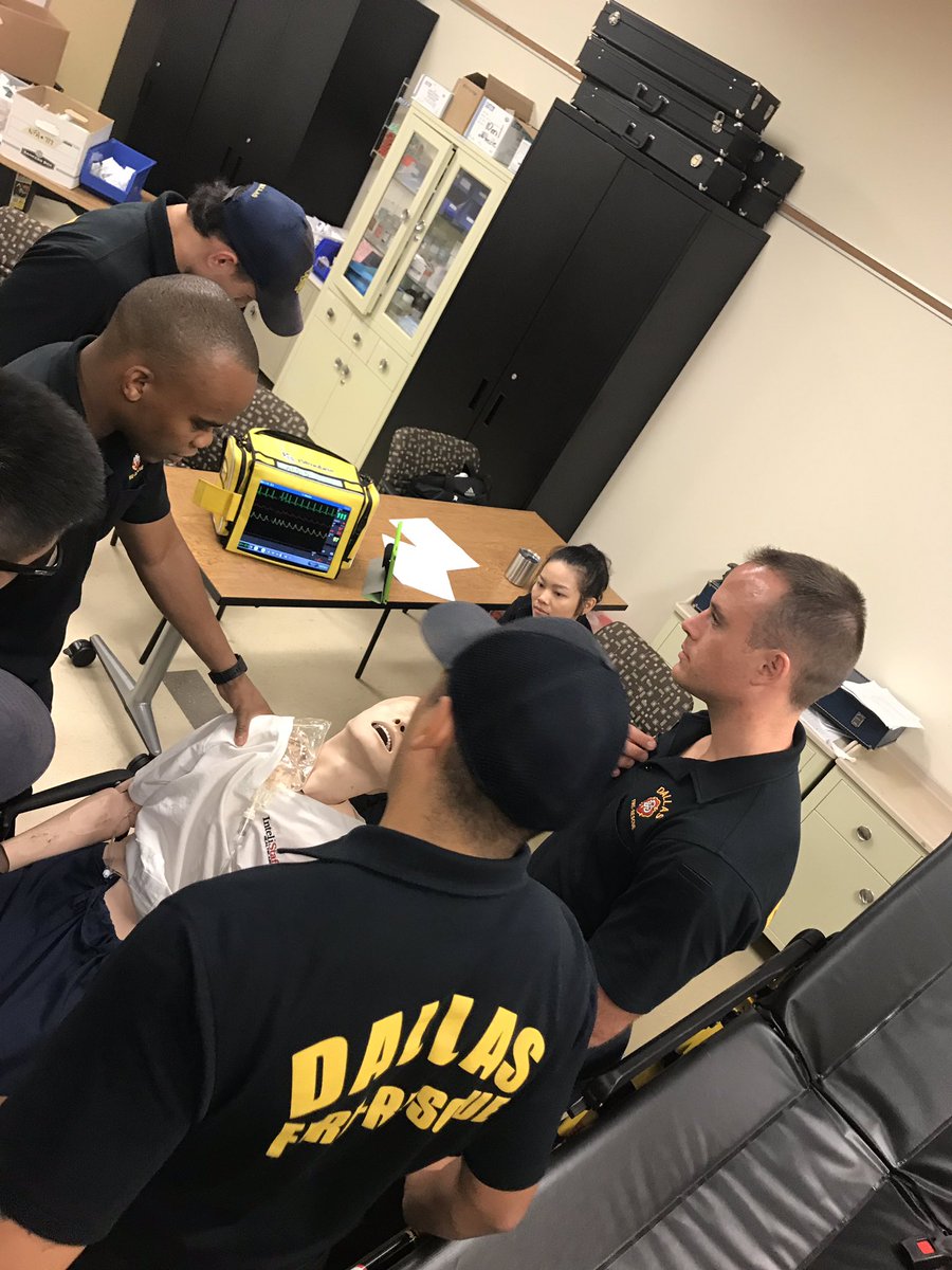 Station 6 - Unstable SVT. Reinforcing ACLS principles, understand what makes them “unstable”. Continuous 12-leads during interventions (adenosine, electricity) are valuable. Put pads on before adenosine. Move them to supine before interventions.  #EMS  #FOAMems  #Resuscitation 7/x