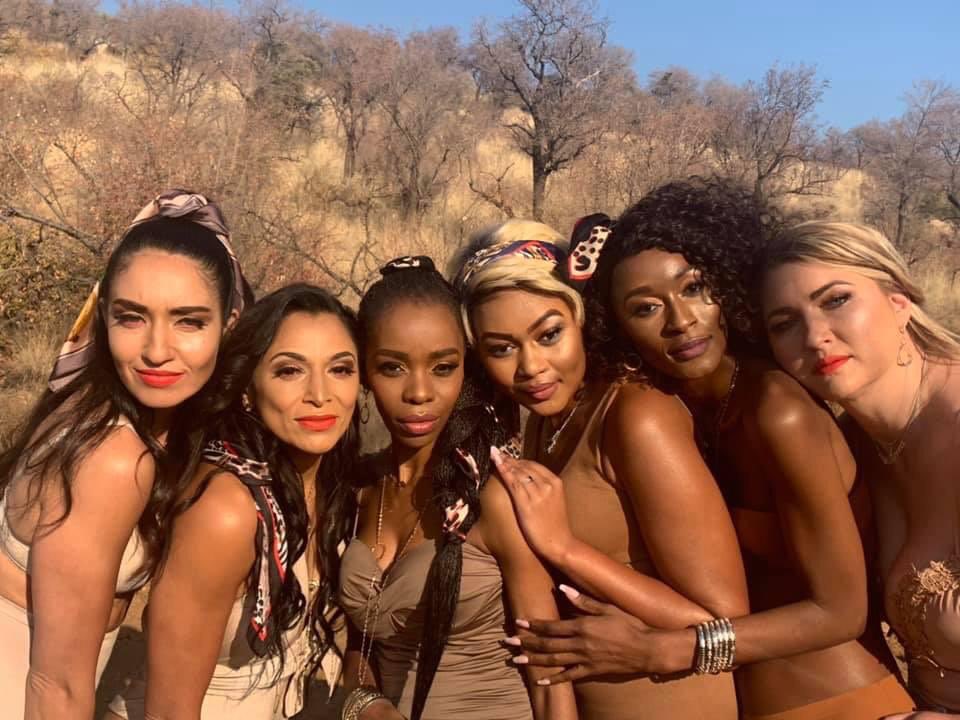 Queens ❤@mrs_sa 2019 Finalists behind the scenes photo shoot - yours truly #darkchocolate unleashing the #model at almost 45 yrs 😜 
#livedontjustexist 
#pushtheboundaries  #stepoutofyourcomfortzone
Kindly continue to vote 4 me by simply SMS'ing "#SABC3 Phindi Gule-Burley" 🙏🏿❤