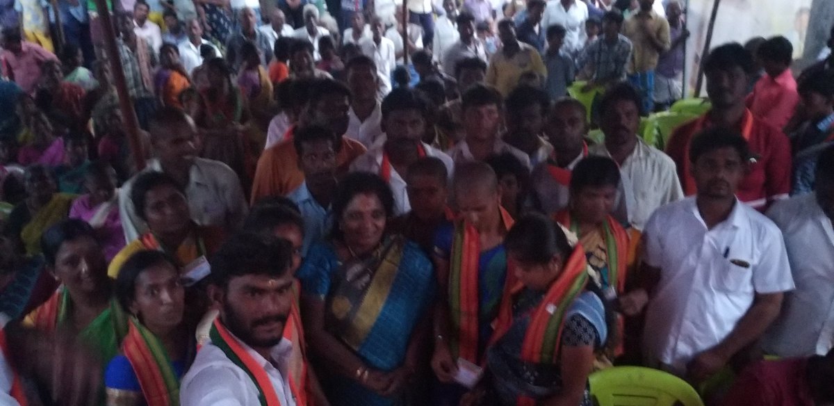 DrTamilisai4BJP's tweet photo. #memb.drive.Tiruvannamalai town tonight great enthusiasm noted among women &amp; youth appreciated. Lotus will blossom soon in TN @ChouhanShivraj @blsanthosh @BJP4India @NamoApp @JPNadda https://t.co/V9ZSCBePz7