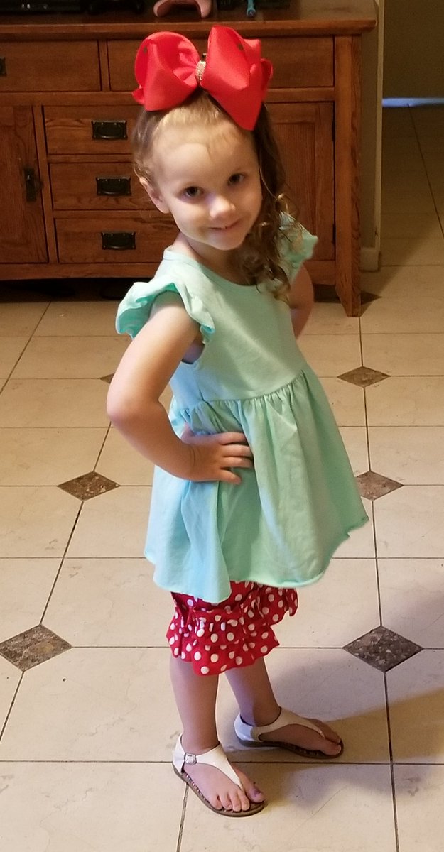 Anna_K2010's tweet photo. Makenzi loved wearing her bling bow with her 
Lobster outfit! Mention "KENZI" to get 10% off your purchases and to give Kenzi points! 
#VictoriaGraceBoutique #VGB #BrandRep 

BrandRep discount codes are not stackable, nor to be used in conjunction with any other sale or discount. https://t.co/0WCr8UxUKk