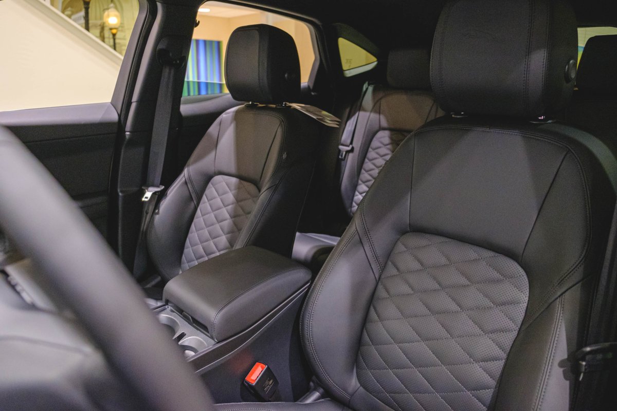 Offering a unique balance between agility and comfort, the 2019 Jaguar E-PACE SE in Borasco Grey is the compact SUV with the Jaguar roar. ow.ly/qL8F50voIIf #AutobahnJaguar #AutobahnFW #Jaguar #EPace