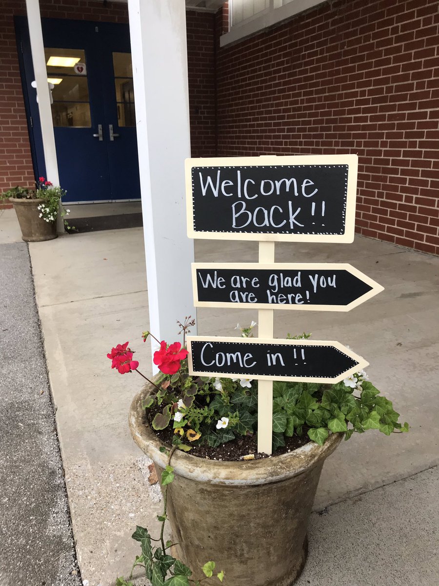 KCS_Roosevelt's tweet photo. What a great first day we had at the Rosie! I truly believe our students were as excited to be back as we were! There were lots of smiles and hugs as friends reunited. Itβs going to be a great year! #missionpossible #littleschoolbigheart #kcsday1 #breathelife https://t.co/DESBRHbMWF